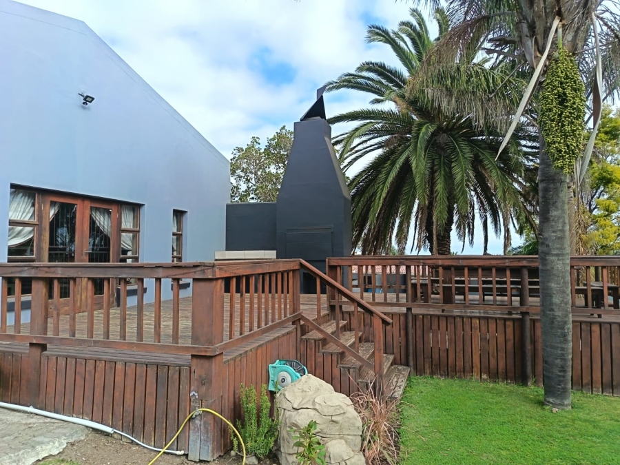 To Let 7 Bedroom Property for Rent in Humansdorp Eastern Cape